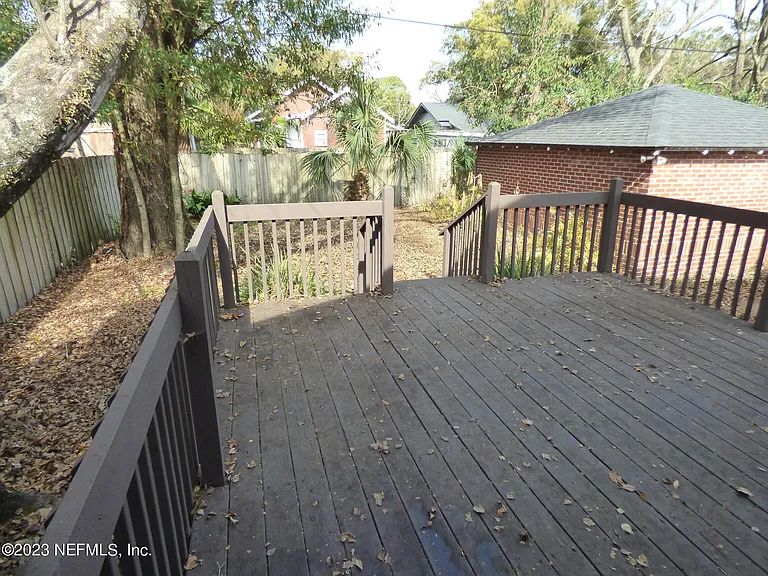 2671 College St — Photo 28