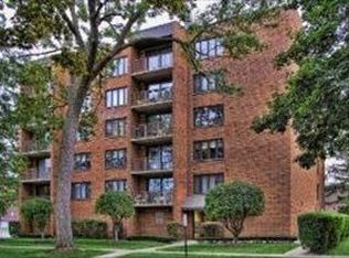 1389 Perry St APT 202, Des Plaines, IL 60016