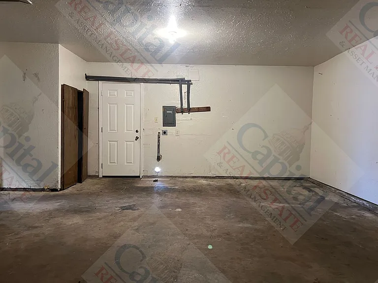 4304 NW 11th St — Photo 29