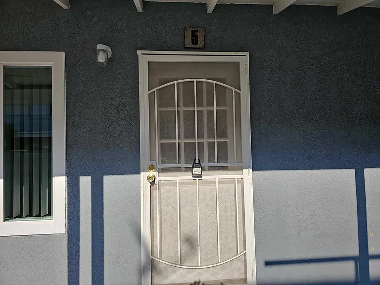 Vanowen St — Photo 6