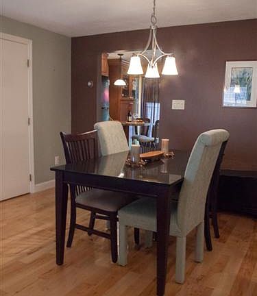 4th image of 429 Farrwood Dr