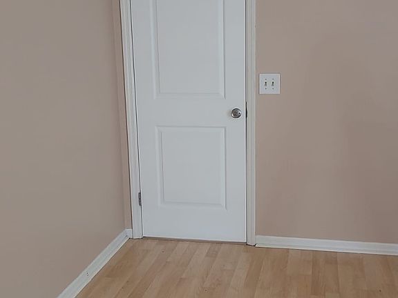 5th image of 650 Cheltenham Ave