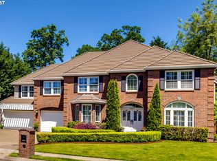 13877 Amberwood Cir, Lake Oswego, OR 97035