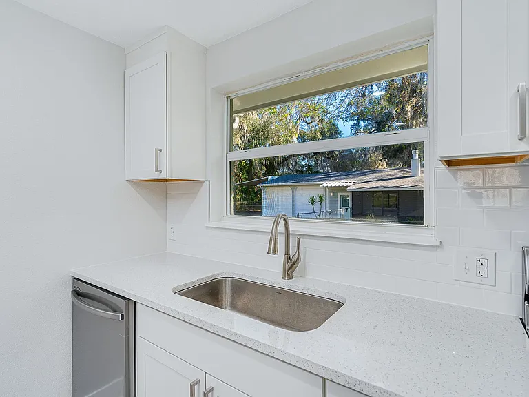 1707 Evergreen St — Photo 13