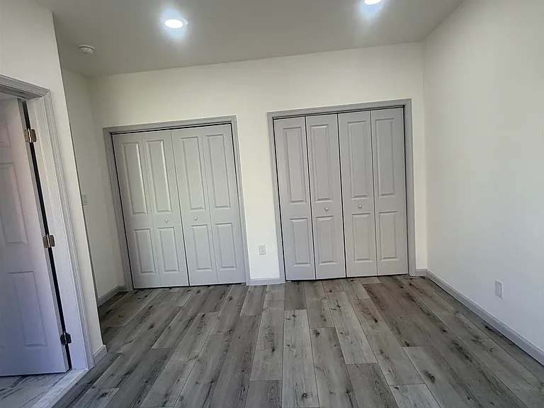 124 Winfield Ave #1 — Photo 6
