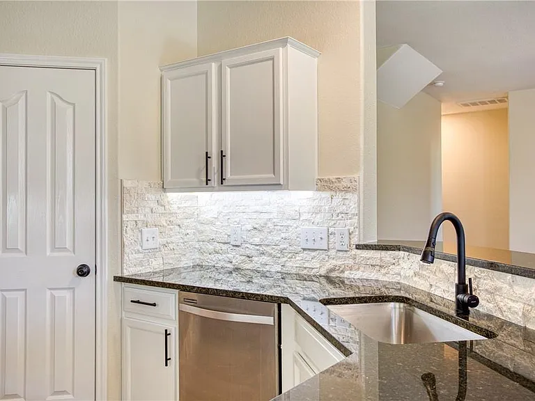 1107 Middle Brook Dr — Photo 13