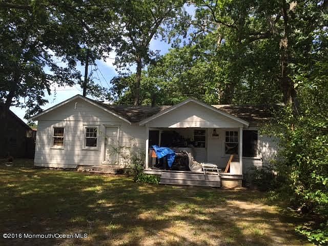 2nd image of 608 Essex Ave