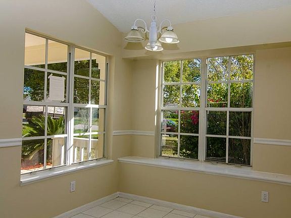 5th image of 4112 Silvermoon Dr