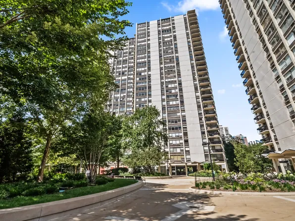1360 N Sandburg Ter APT 2912, Chicago, IL 60610