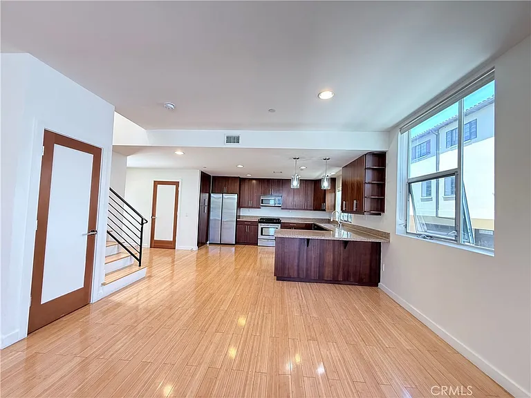 12908 Bloomfield St #103 — Photo 11