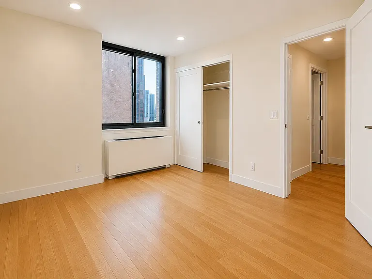 207 E 37th St #1 — Photo 9