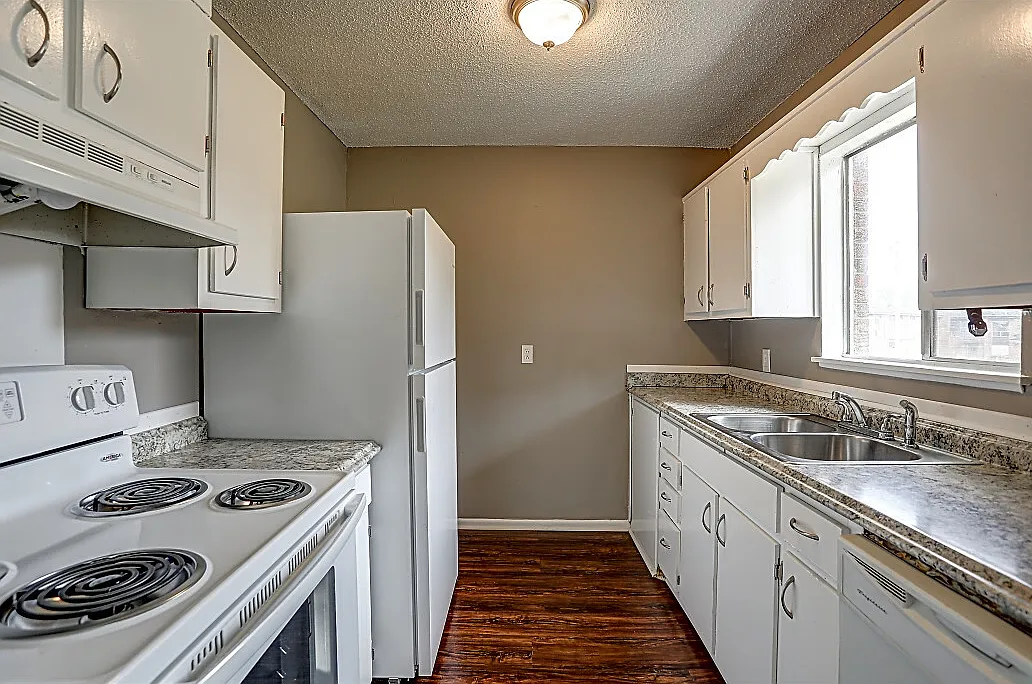 2 bed, 1.5 bath, 1100 sqft, $950 — Photo 4