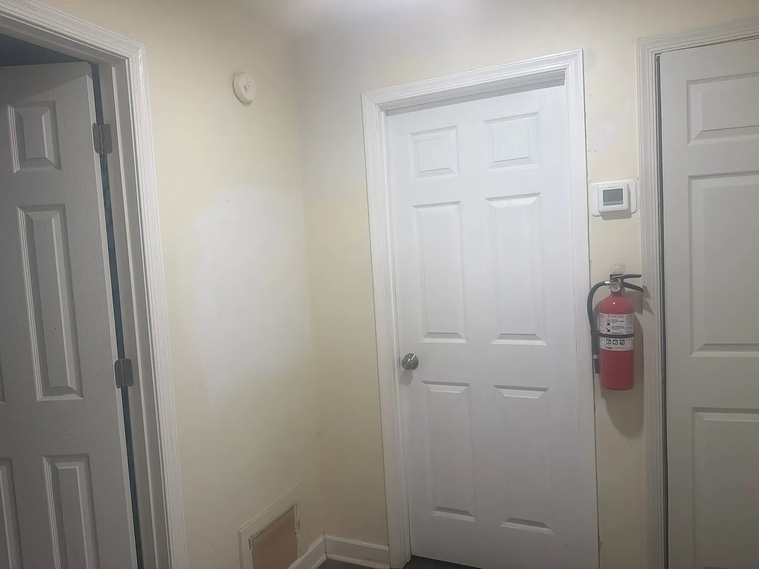 5 bed, 3.5 bath, 2306 sqft, $725 — Photo 3