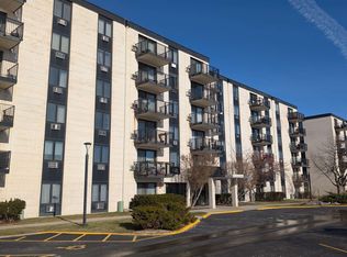 9128 W Terrace Dr APT 2D, Niles, IL 60714