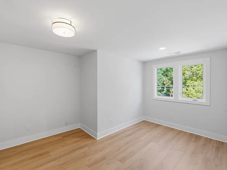1358 Briar Creek Rd — Photo 32
