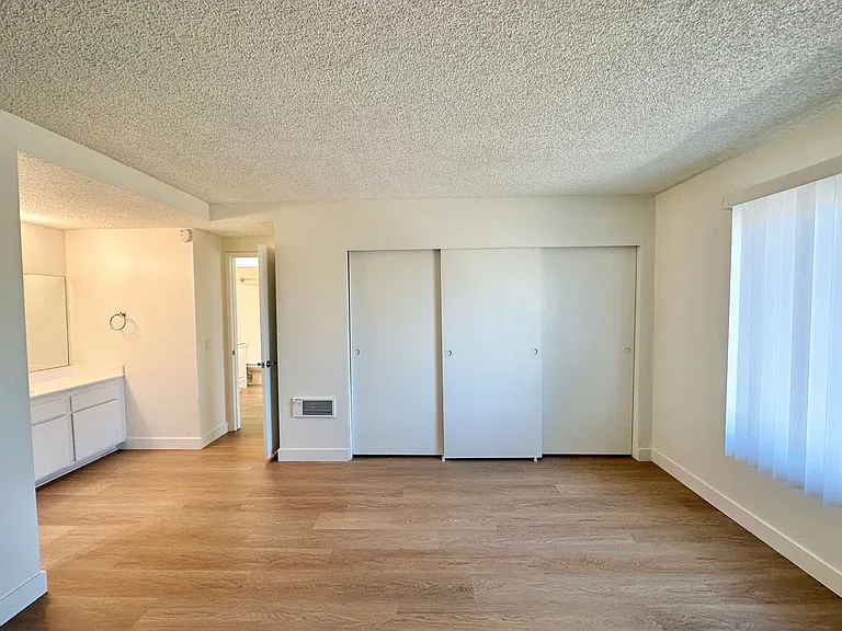 Bolsa Gardens Apartment Homes — Photo 25