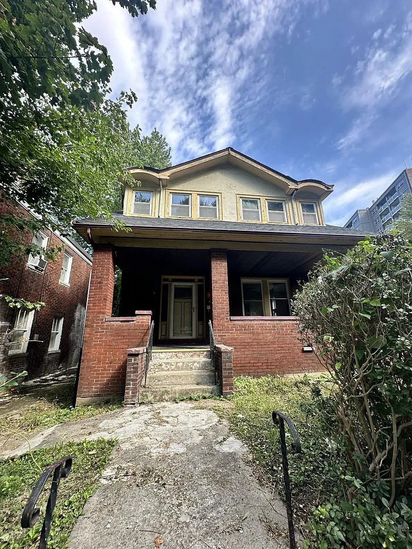 Spacious 3 Bed 1.5 Bath Single Family Home | Perry South — Photo 1