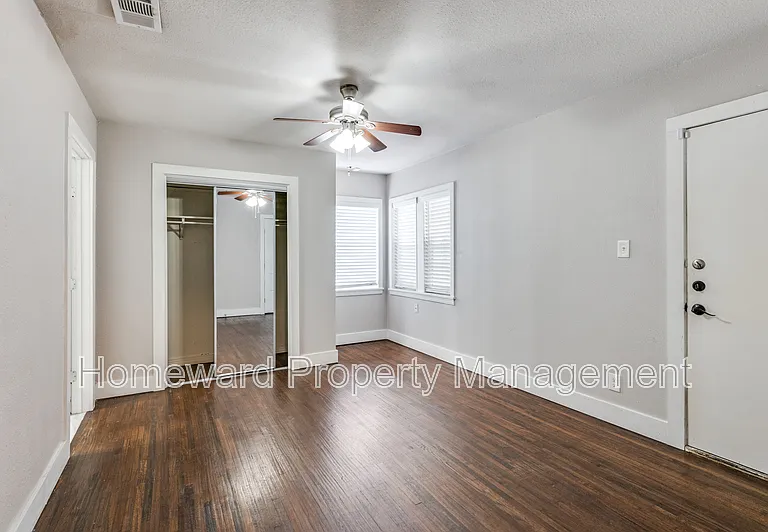 4229 Valentine St — Photo 10