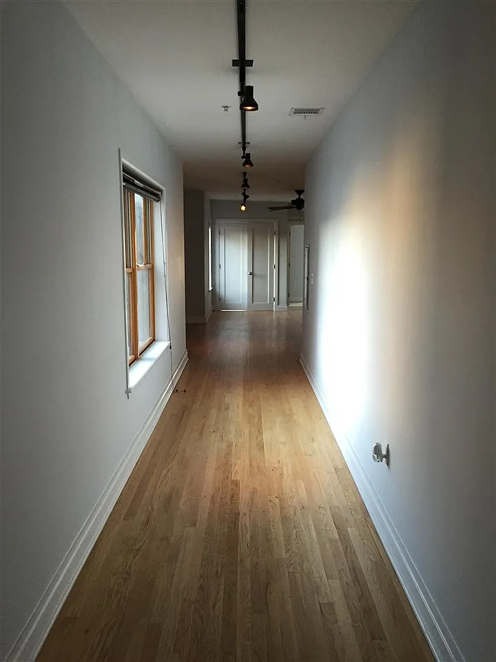 2 bed, 1.0 bath, 900 sqft, $4,200 — Photo 2