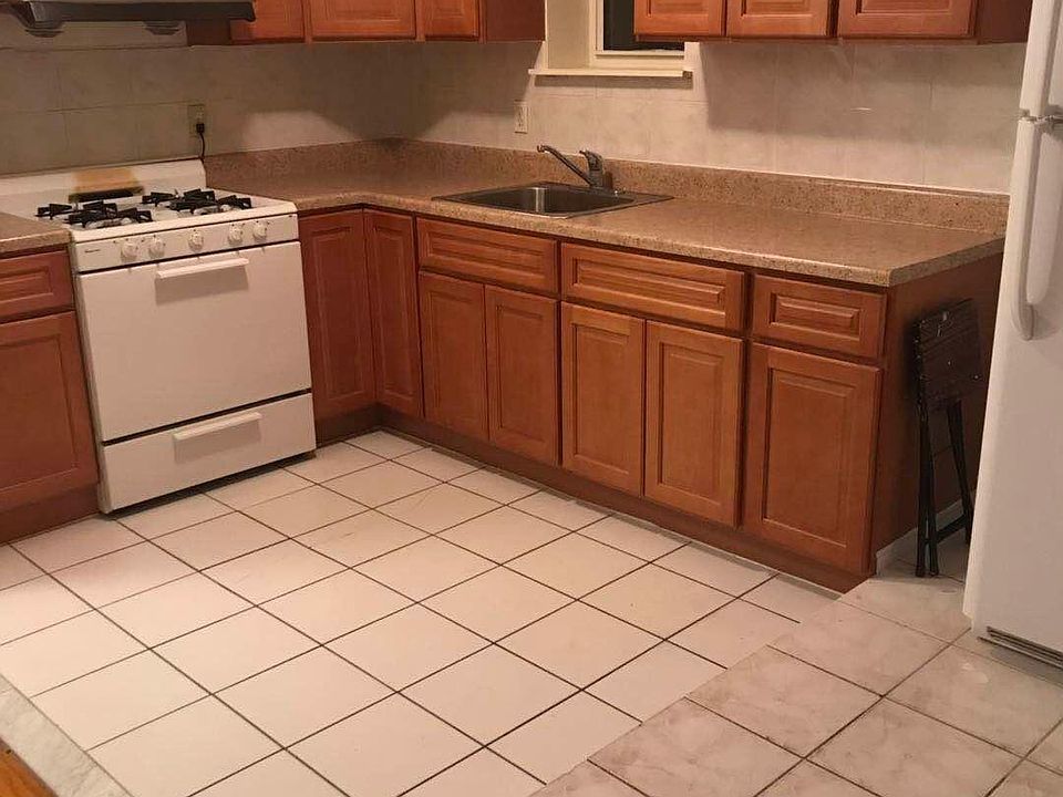 2nd image of 7112 163rd St #1FL