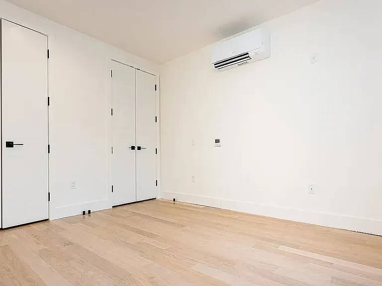 260 Gold St #1008 — Photo 10
