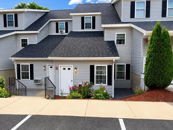 28 McGillen Dr #28, Leominster, MA 01453