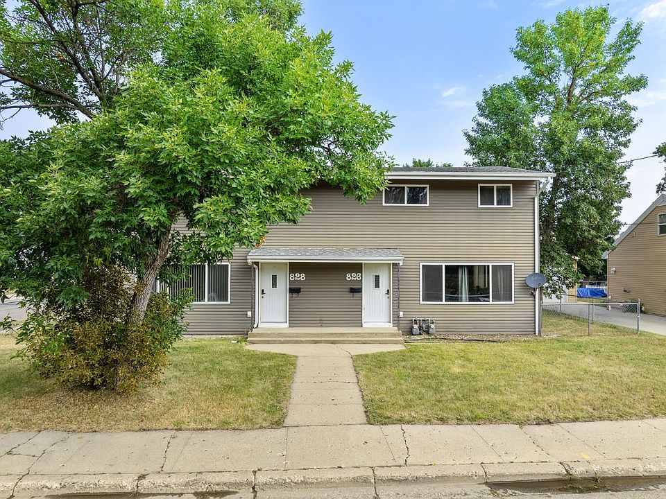 1st image of 828/826 5th Ave NW