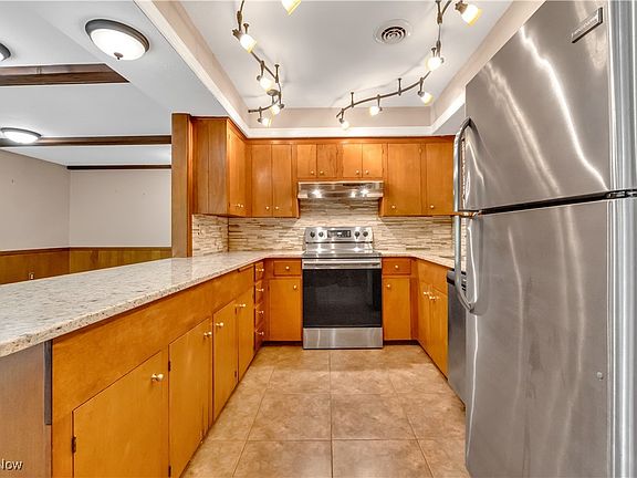 3rd image of 19654 Tanbark Ln