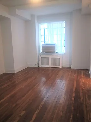 Rented by Segallis Real Estate | media 18