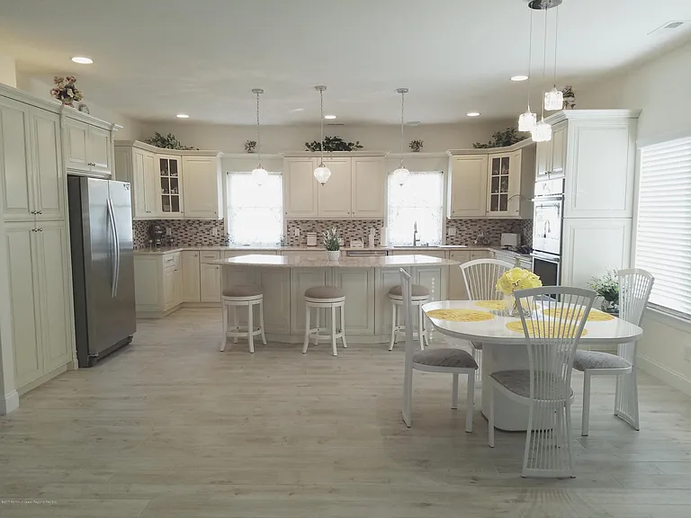 12 Cindy Ct — Photo 16