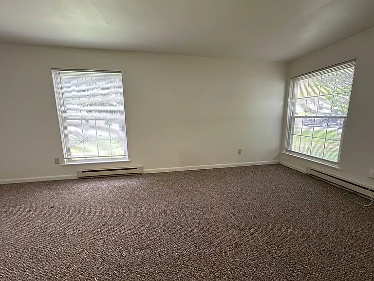 University Park Apartments near Cornell University — Photo 116