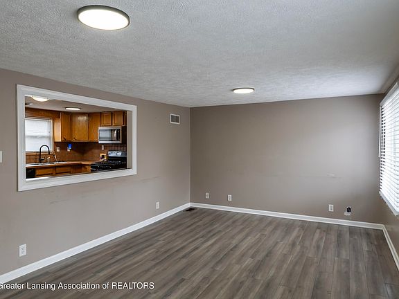 5th image of 5017 Ingham St