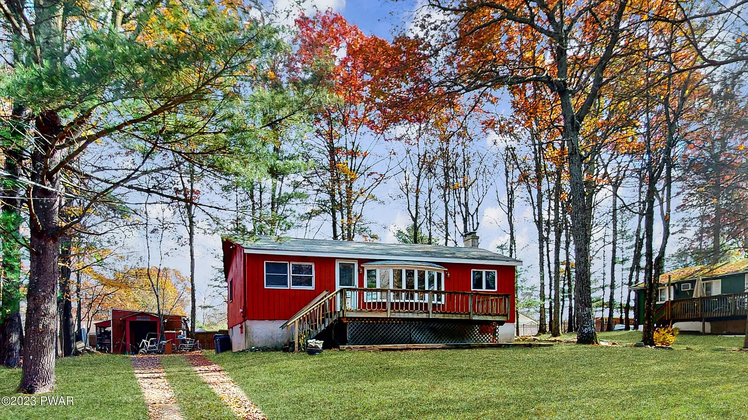 141 Edgewater Dr photo 1