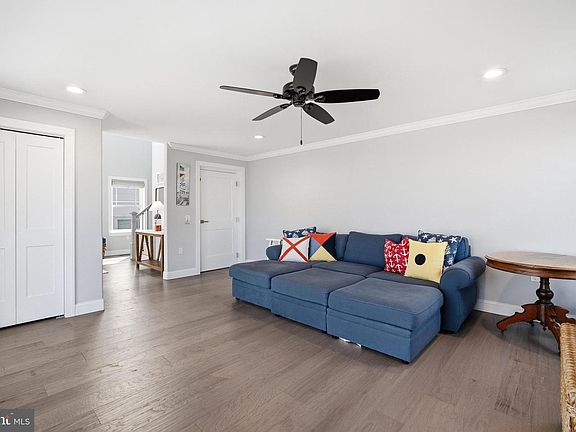 4th image of 2500 Bayshore Ave