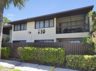 710 N Village Dr APT 105, Saint Petersburg, FL 33716