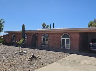 9621 E Watson Dr, Tucson, AZ 85730