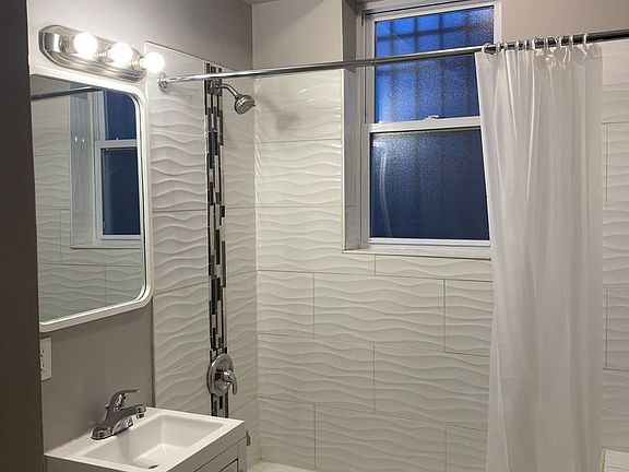2nd image of 1215 W 81st St #1221-G