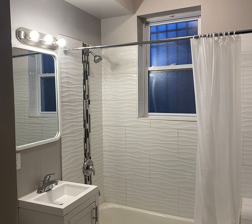 1st image of 1215 W 81st St #1221-G