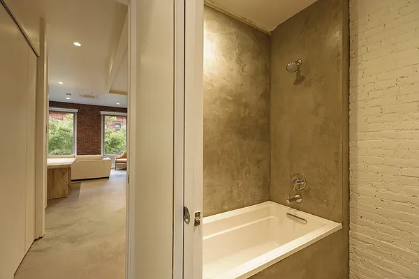 Rented by Owner | media 141