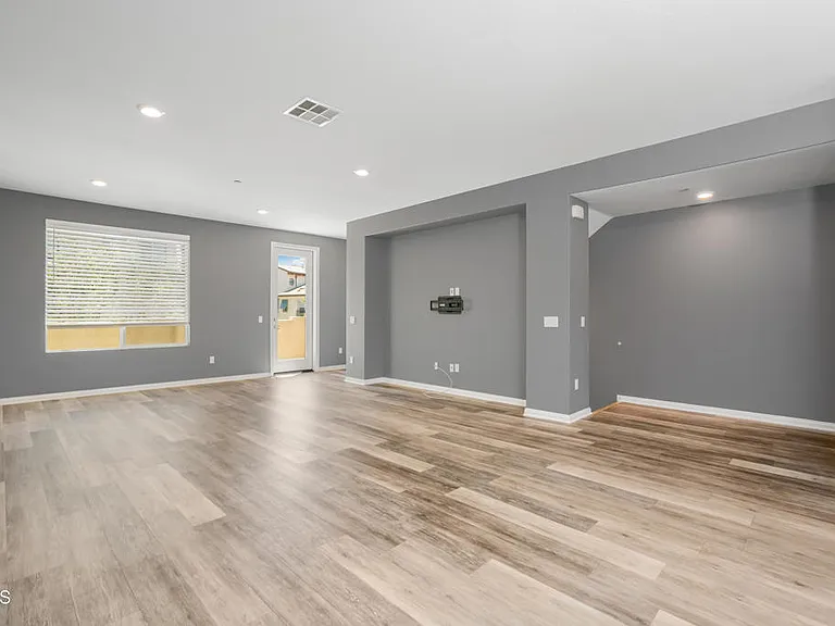 667 Pedro St — Photo 12