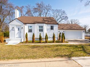 19524 Farmington Rd, Livonia, MI 48152