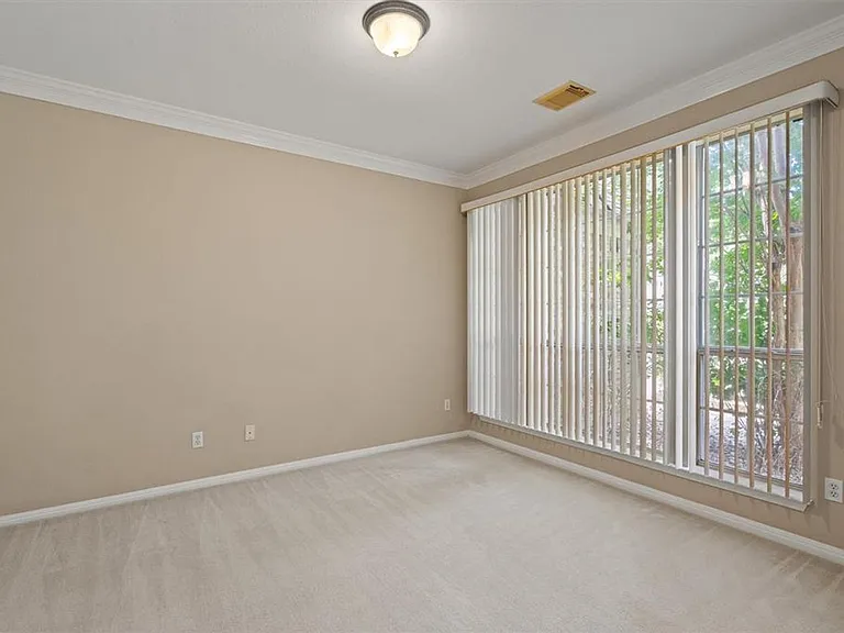 9013 Sautelle Ln — Photo 4
