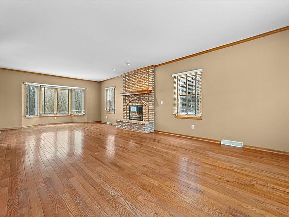 5th image of 1365 Poplar Ridge COURT