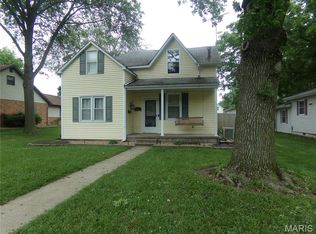 635 S 6th St, Breese, IL 62230