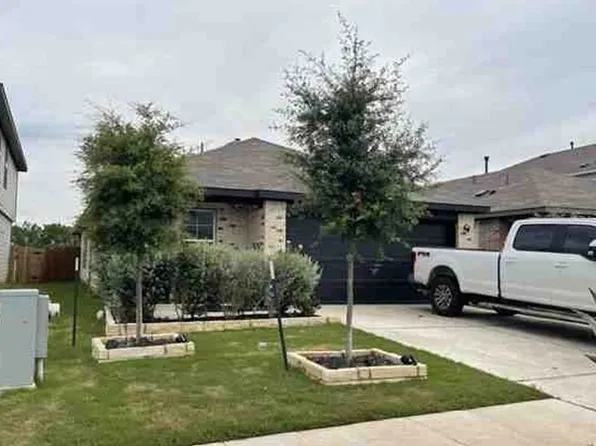 121 Santa Rosa Ln, Buda, TX 78610