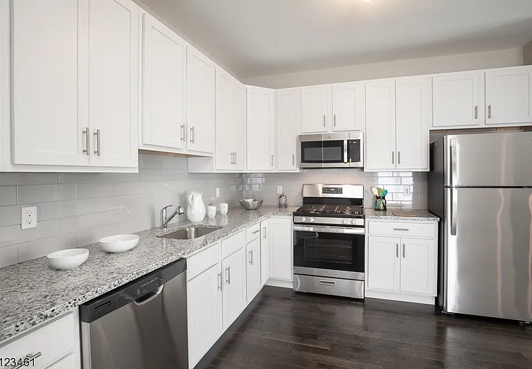 88 Arlene Ct — Photo 7