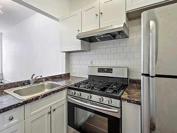 3rd image of 29 E 129th St #20