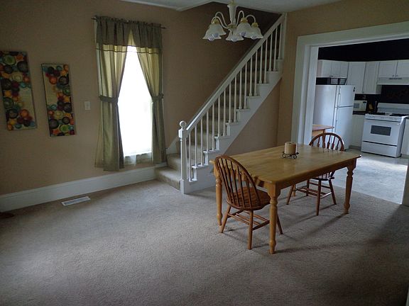 4th image of 429 2nd St NW