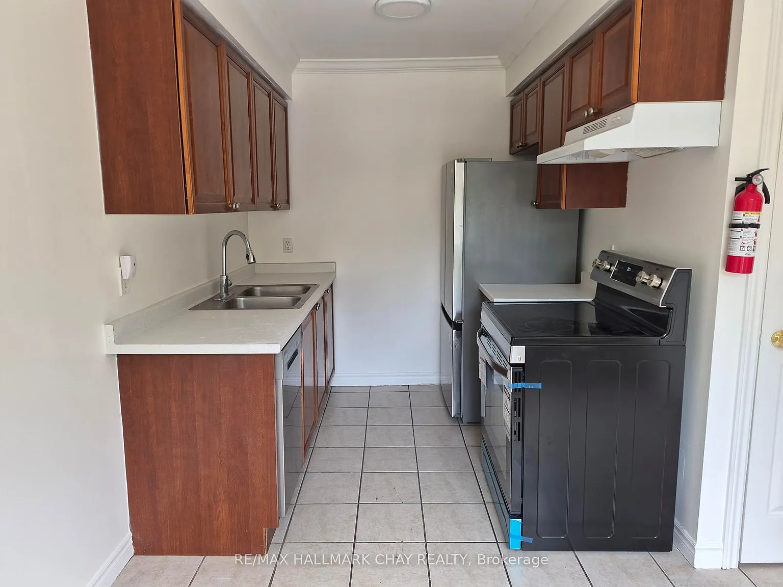 3 bed, $2,195 — Photo 4