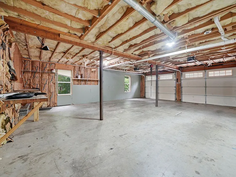 166 Cove Hl — Photo 38